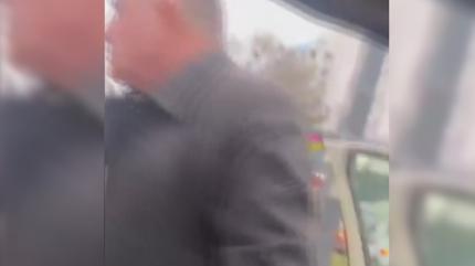 Servis �of�r� otomobil s�r�c�s�ne sald�rd�: O anlar kamerada