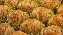 �ef Arda T�rkmen'den midye baklava tarifi: D��� ��t�r i�i irmik! �ftara nefis �erbetli tatl�
