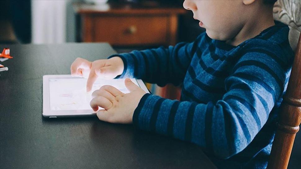 İngiltere, 16 yaş altının sosyal medya kullanımını sınırlamayı planlıyor