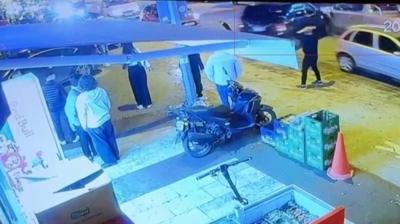 Gaz� kitlenen ara� deh�et sa�t�! O anlar kamerada