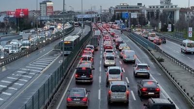 �stanbul'da ak�am �ilesi... �� ��k��� yollar kilitlendi