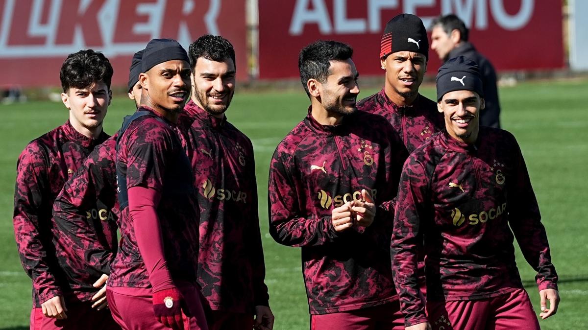 Galatasaray UEFA �ampiyonlar Ligi Play-off foto�raflar� resimleri