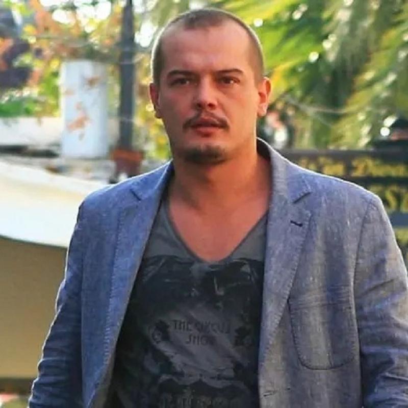 'Yerli Leonardo DiCaprio'ydu!' Arda Kural sevgilisini payla�t�