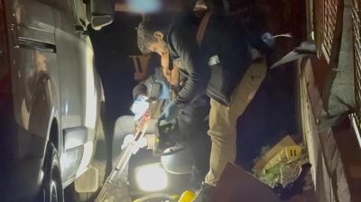 2 karde�e kanl� pusu! Seyir halindeki araca kur�un ya�d�rd�lar: 1 �l�, 1 yaral�