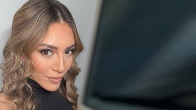 Sinem Kobal'dan selfie turu! Binlerce be�eni ald�