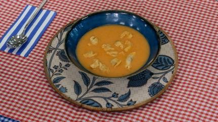 Diyarbak�r kulak �orbas� tarifi! Hamuru da��lmayan, terbiyesi kesilmeyen �orba