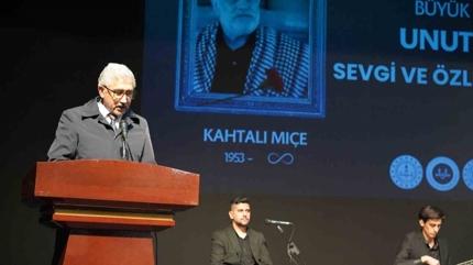 Kahtal� M��e vefat y�ld�n�m�nde �ark�lar�yla an�ld�!