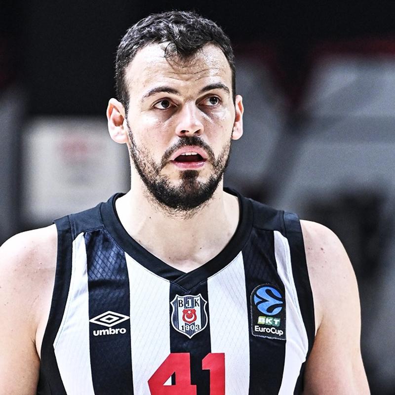 Be�ikta�'ta Ante Zizic, ameliyat edildi
