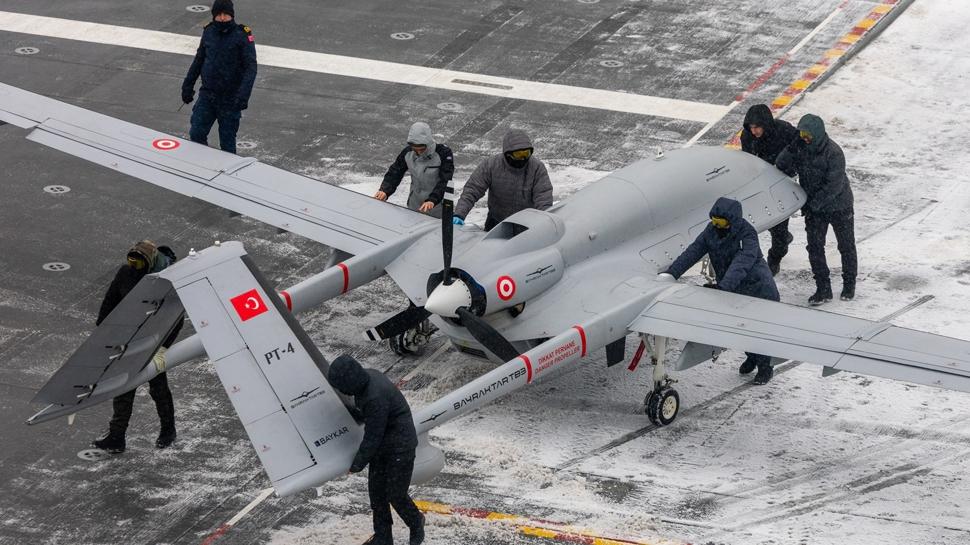 NATO'da Türkiye rüzgarı... Bayraktar TB3'ler canlı yayında havalandı