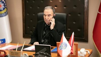 Arka Sokaklar'�n R�za Babas� Zafer Ergin'den 5 milyonluk b�l�m �cretlerine g�nderme!