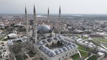 Selimiye Camisi tam kapasite ibadete a��ld�
