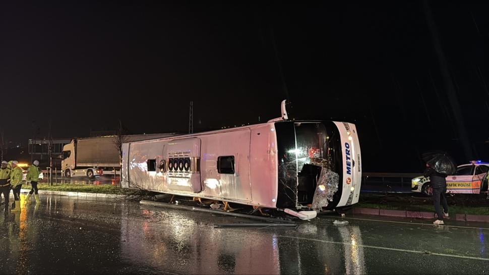 Samsun'da yolcu otobüsü devrildi: 6 kişi yaralandı