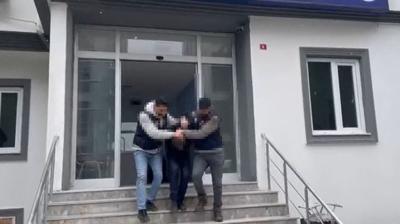 Cani koca �ocuklar�n�n �n�nde e�ini katletti