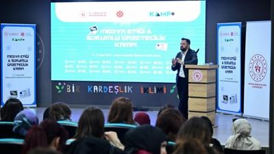 Dezenformasyona Kar�� Gen�lik Kalkan�: Antalya'da Medya Eti�i Kamp�