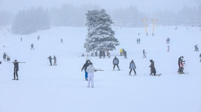 Uluda�'da kar tatili devam ediyor!