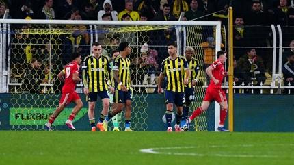 Fenerbah�e Kad�k�y'de da��ld�! Tur mucizelere kald�