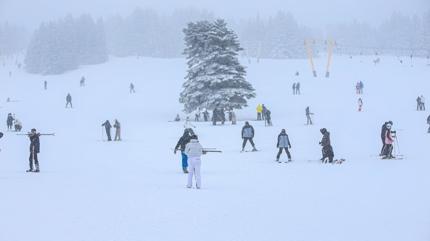 Uluda�'da kar tatili devam ediyor!