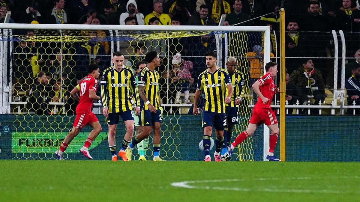 fenerbah�e nottingham forest avrupa ligi foto�raflar� resimleri