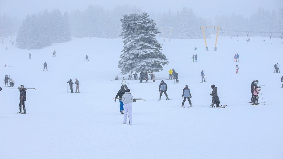 Uludağ'da kar tatili devam ediyor!