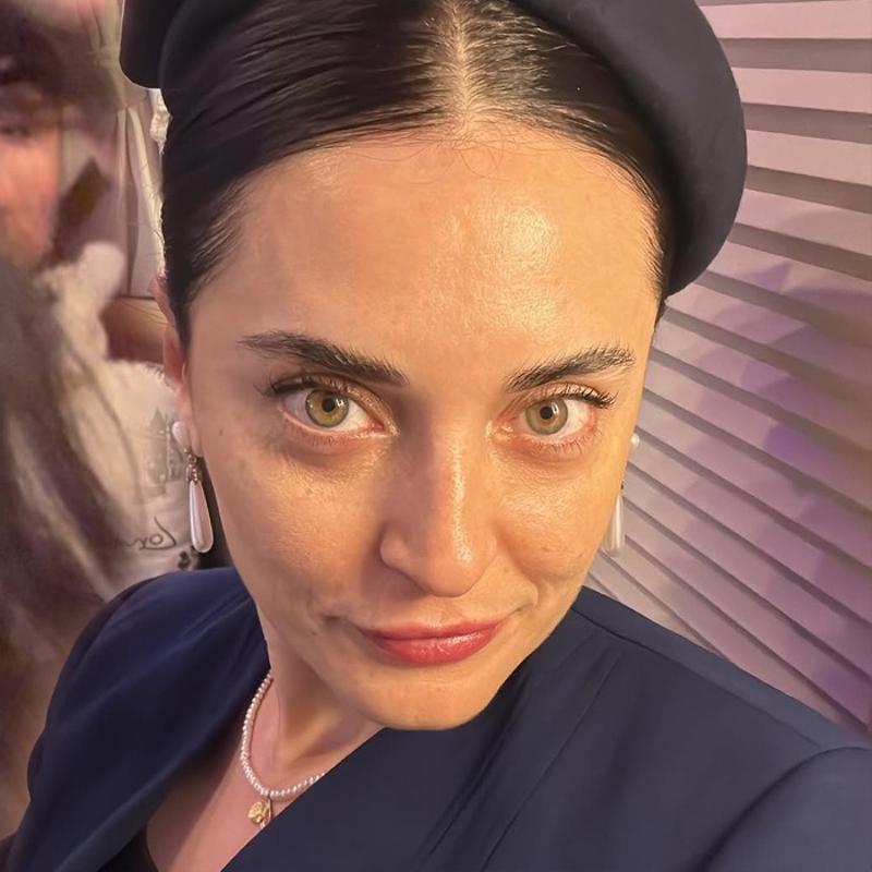 Makyajs�z hali �ok konu�uldu