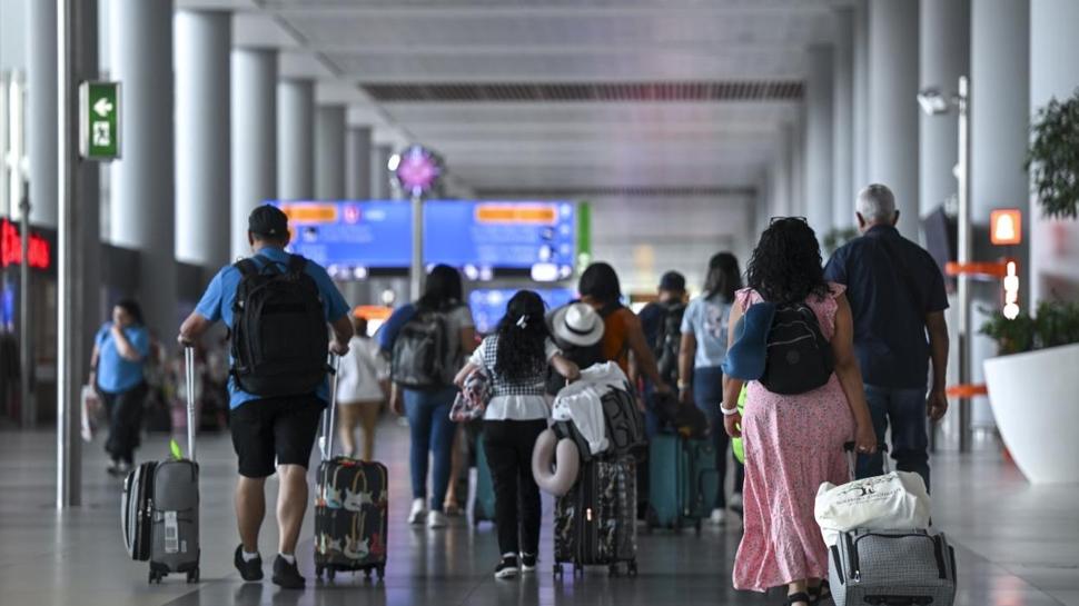 Bilet talebi zirve yapt�: Tatil i�in T�rkiye'ye ak�n edecekler