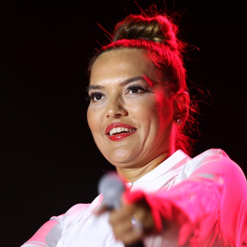 Demet Akal�n gen�lik foto�raf�yla g�ndemde! �G�z�mde ���k bile varm���