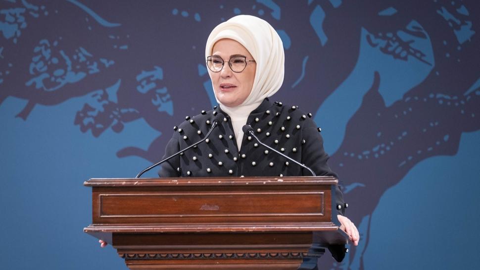 Emine Erdoğan, AA'nın "Yılın Kareleri" oylamasına katıldı