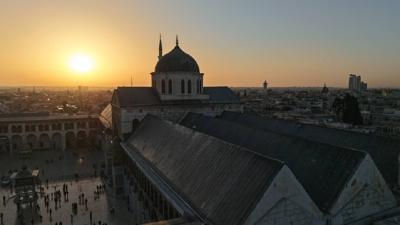 Devrik rejimin ard�ndan... �am'da 14 y�l sonra ilk kez ramazan topu at�ld�