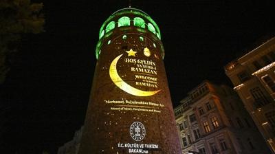 Galata Kulesi'nde Ramazan'a �zel g�rseller yans�t�ld�!