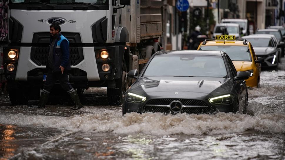 Turizmin kalbinde altyapı krizi: Su baskınları esnafı vurdu