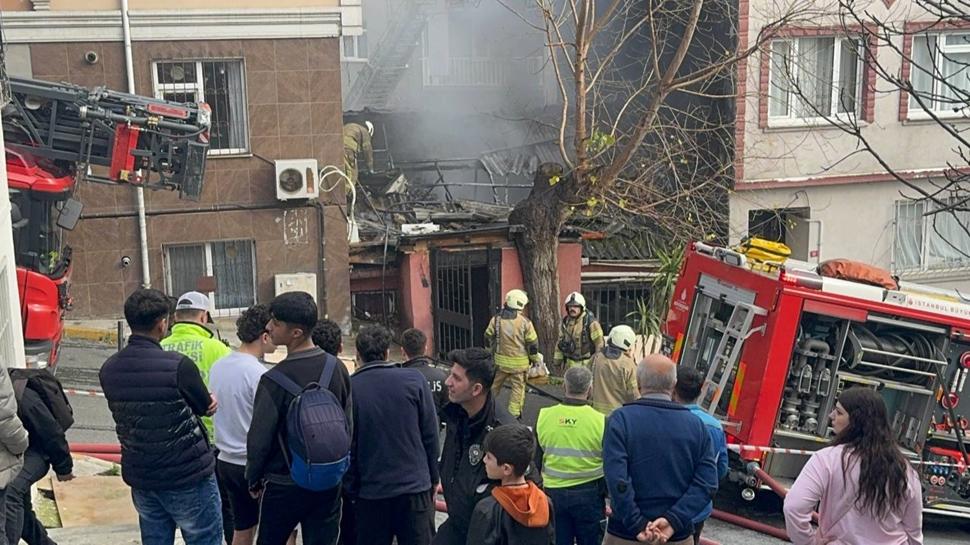 Beyoğlu'nda gecekonduda yangın