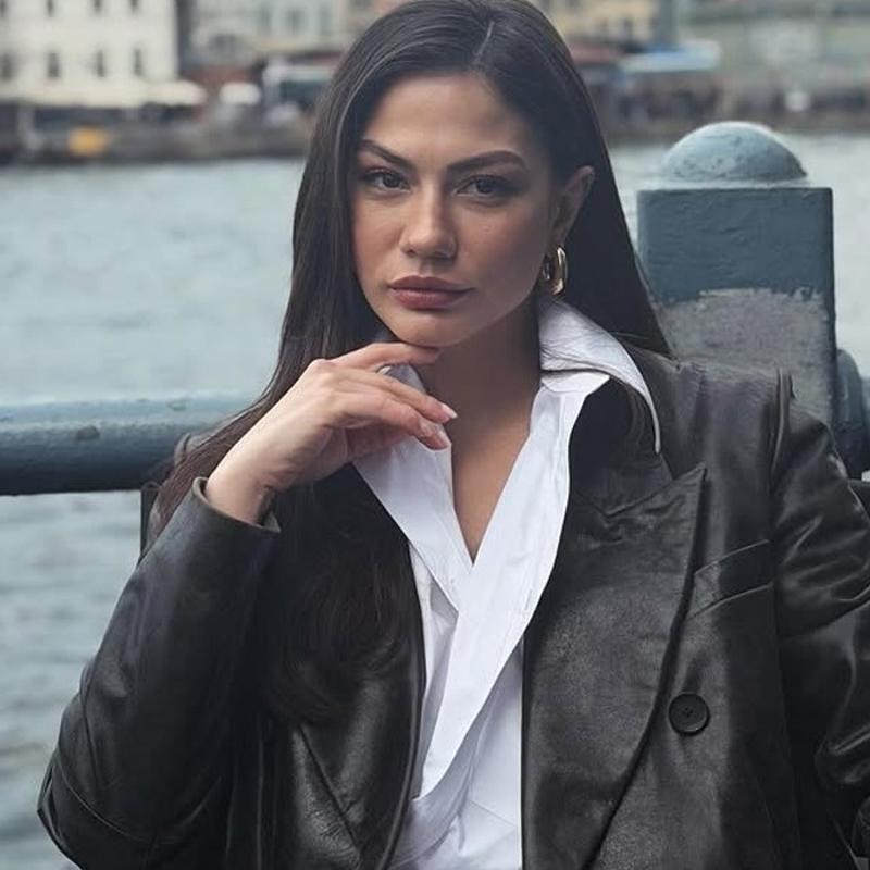 Demet'ten rol arkada��na iddial� kar��l�k! Herkes onlar� konu�uyor