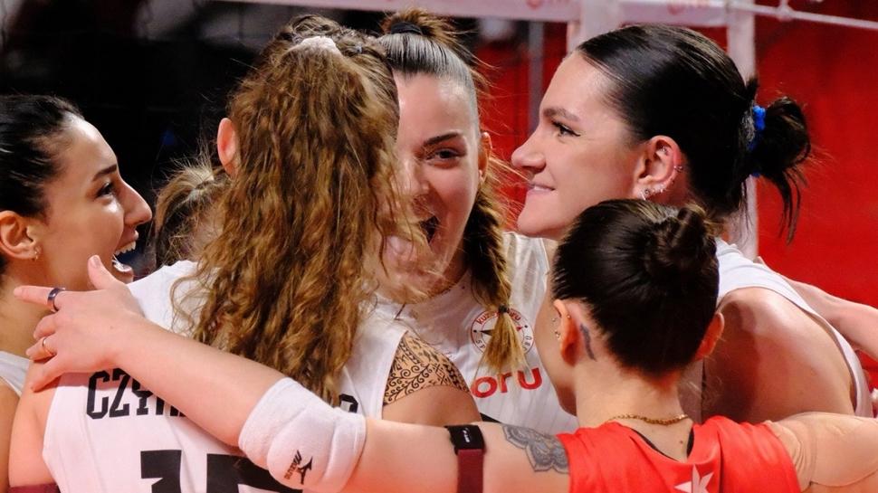 Kuzeyboru evinde set vermeden kazandı