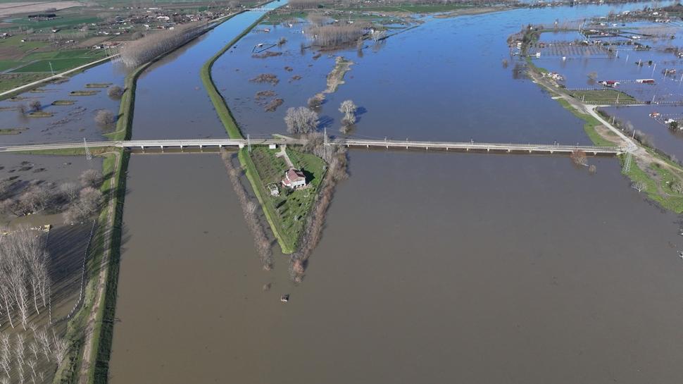 Meriç'te risk sürüyor! Bazı köy yolları ulaşıma kapatıldı