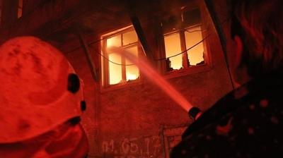 Evde ��kan yang�n sonucu ya�l� kad�n hayat�n� kaybetti