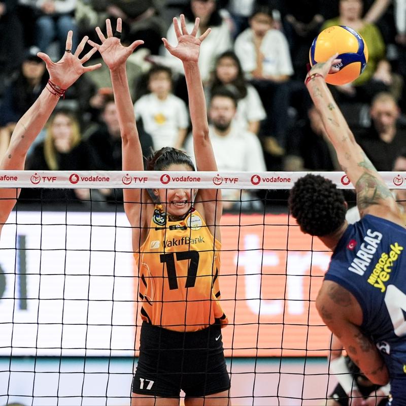 Vak�fBank, Fenerbah�e Medicana'y� derbide ma�lup etti