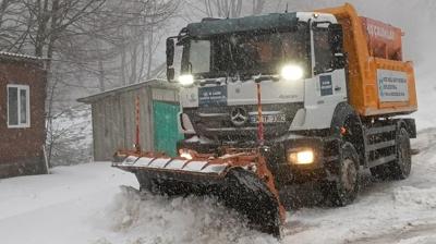 Bolu ve Kocaeli'de ya��� etkili oluyor: Kar kal�nl��� 5 santime ula�t�