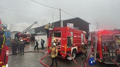 Ey�psultan'da 3 ayr� i� yerinde yang�n