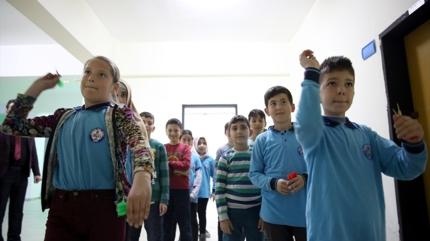 Tatilde teneff�s zilinden �ikayet�ilerdi: ��z�m� b�yle buldular