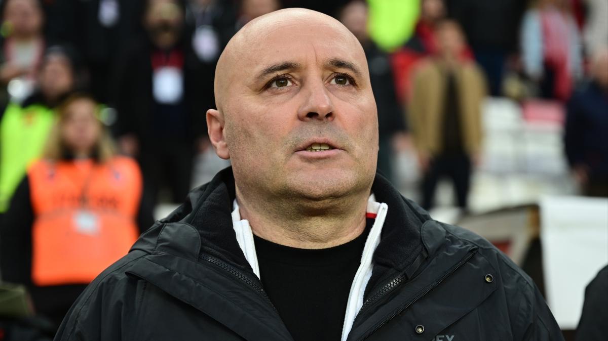 sami u�urlu antalyaspor s�per lig foto�raflar� resimleri