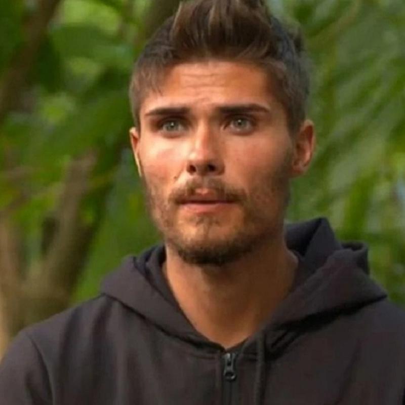 Survivor'dan diskalifiye edilmi�ti... Bar�� Murat Ya�c� adaya geri d�nd�!