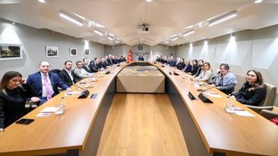 Bakan Ersoy, AKM'de yap�mc�larla bir araya geldi!