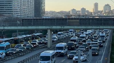 �stanbul'da sabah �ilesi! Kilometrelerce kuyruk olu�tu