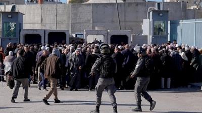 Soyk�r�mc� �srail, i�gal alt�ndaki Do�u Kud�s'te Filistinlilere sald�rd�