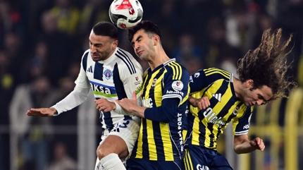 Fenerbah�e trib�nlerinden Cenk Tosun'a tepki!