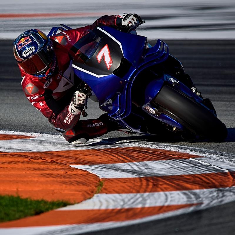 Toprak Razgatl�o�lu piste ��k�yor! MotoGP'de yar��an ilk T�rk sporcu olacak