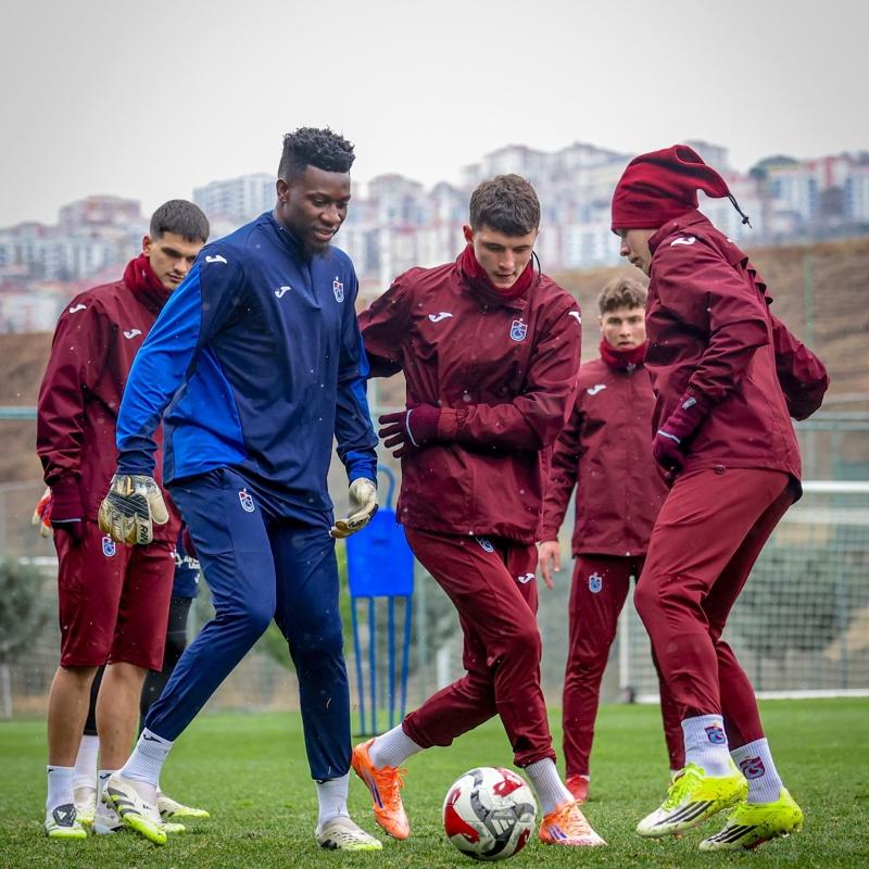 Trabzonspor'da Fatih Karag�mr�k mesaisi ba�lad�