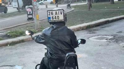 D��en plakas�n� kask�na bantlay�p yoluna devam etti