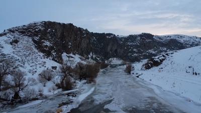 Kars'ta do�a beyaza b�r�nd�... Akyaka Kanyonu'nda kartpostall�k manzara