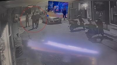 Sokak ortas�nda kur�un ya�muru! Pe� pe�e ate� a�t�